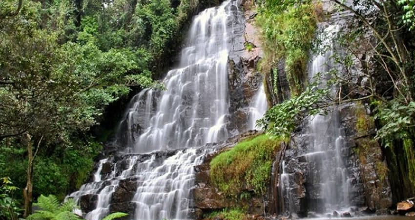 Chutes De La Kerera